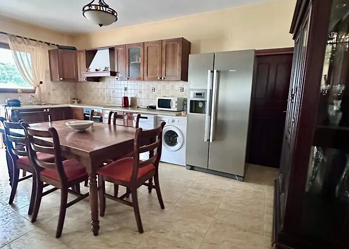 Сasa de vacaciones House Into A Paradise Of