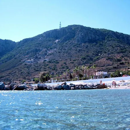 Sunny Retreat - With Patio & Parking * Kéfalos