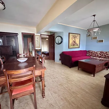Sunny Retreat - With Patio & Parking