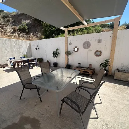 Sunny Retreat - With Patio & Parking *