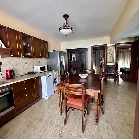 Sunny Retreat - With Patio & Parking Σπίτι διακοπών Κέφαλος